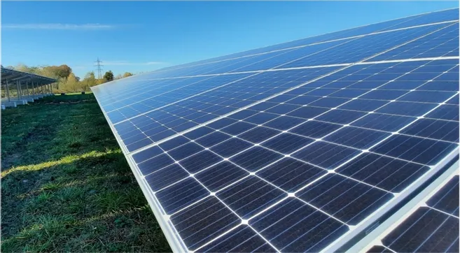 découvrez notre enquête approfondie sur le photovoltaïque, explorant les tendances, les technologies émergentes et l'impact de l'énergie solaire sur l'environnement et l'économie. informez-vous pour mieux comprendre les bénéfices et les défis de cette source d'énergie renouvelable.