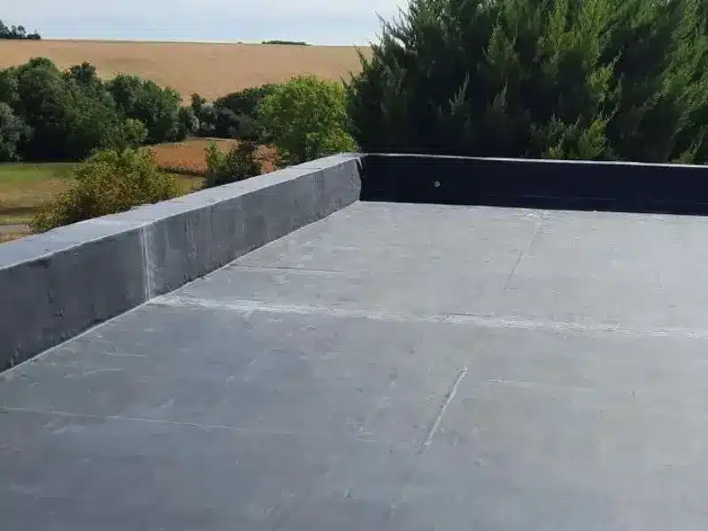 découvrez les avantages de l'epdm pour votre toit : une solution durable, étanche et respectueuse de l'environnement qui protège votre maison des intempéries. informez-vous sur son installation et son entretien pour garantir une longue durée de vie à votre toiture.