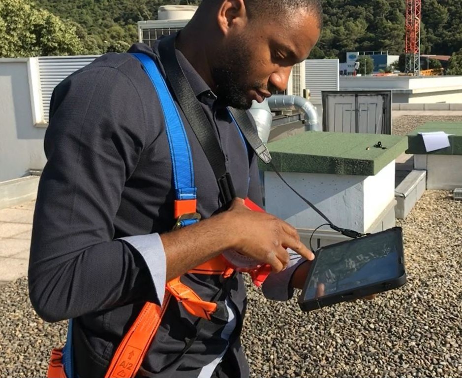 découvrez l'importance d'une étude de faisabilité photovoltaïque pour optimiser votre projet solaire. analyse des coûts, des besoins énergétiques et des contraintes techniques pour garantir le succès de votre installation.