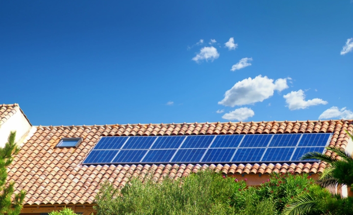 découvrez les avantages des feux à panneaux solaires, une solution écologique et économique pour éclairer vos espaces extérieurs. apprenez comment ils fonctionnent, leur installation facile et leur impact positif sur l'environnement.