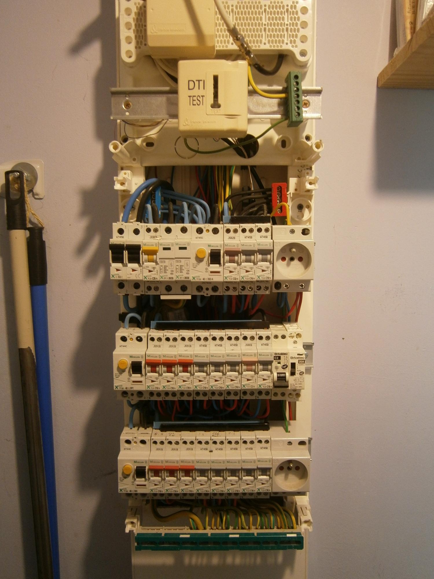 découvrez tout ce qu'il faut savoir sur les fils linky, leurs avantages, leur installation et comment ils révolutionnent la gestion de votre consommation d'énergie. restez informé sur les dernières innovations en matière de compteur électrique.