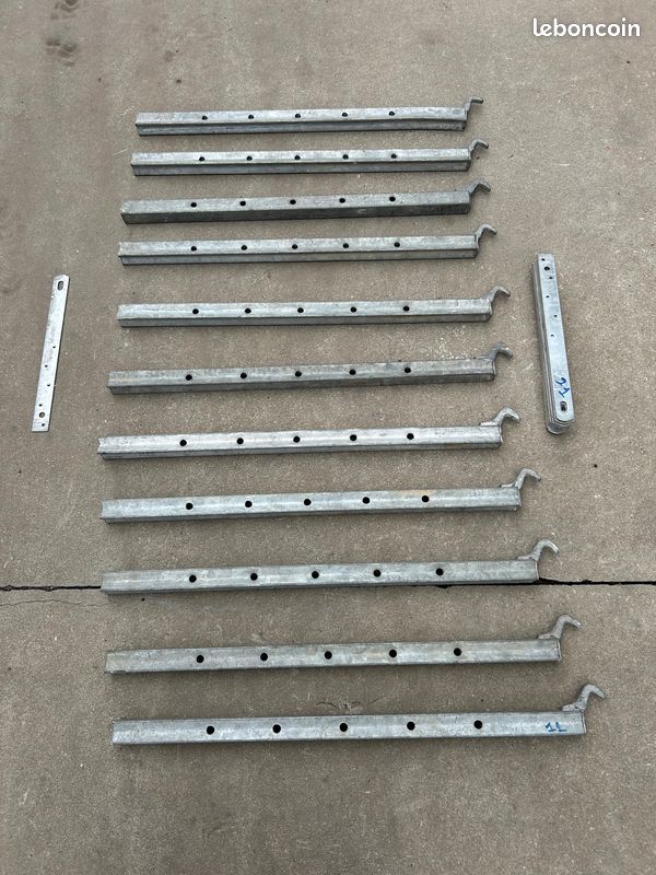 découvrez des conseils et techniques pour la fixation de chevrons, un élément essentiel dans la construction de toitures. apprenez à choisir les bons matériaux, outils et méthodes pour assurer une installation solide et durable.