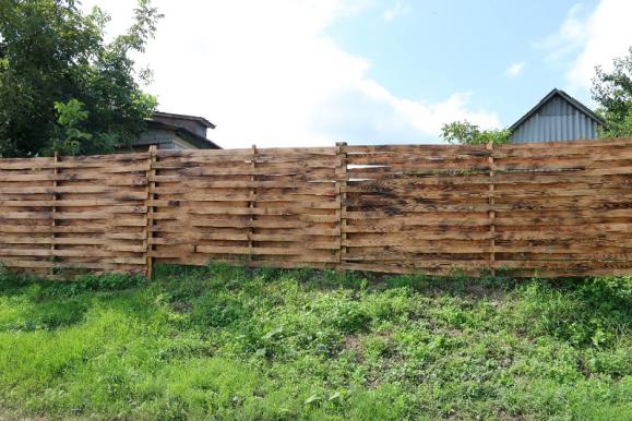 découvrez nos solutions de fixation pour clôtures en palette, alliant sécurité et esthétisme. idéales pour délimiter votre espace tout en apportant une touche naturelle à votre jardin. faciles à installer et durables, nos fixations garantissent une structure solide et élégante.