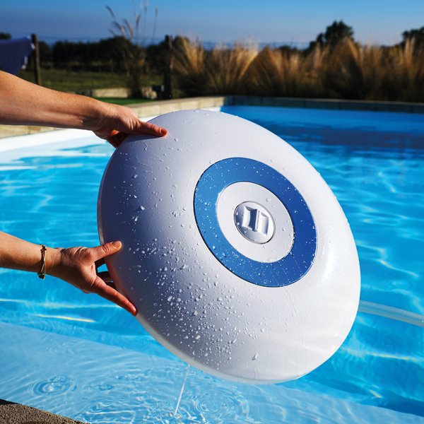 découvrez l'élégance et le charme d'une fontaine aquatique, parfaite pour embellir vos espaces extérieurs. offrez à votre jardin ou terrasse une ambiance apaisante et rafraîchissante avec un design unique qui attire l'œil et invite à la détente.