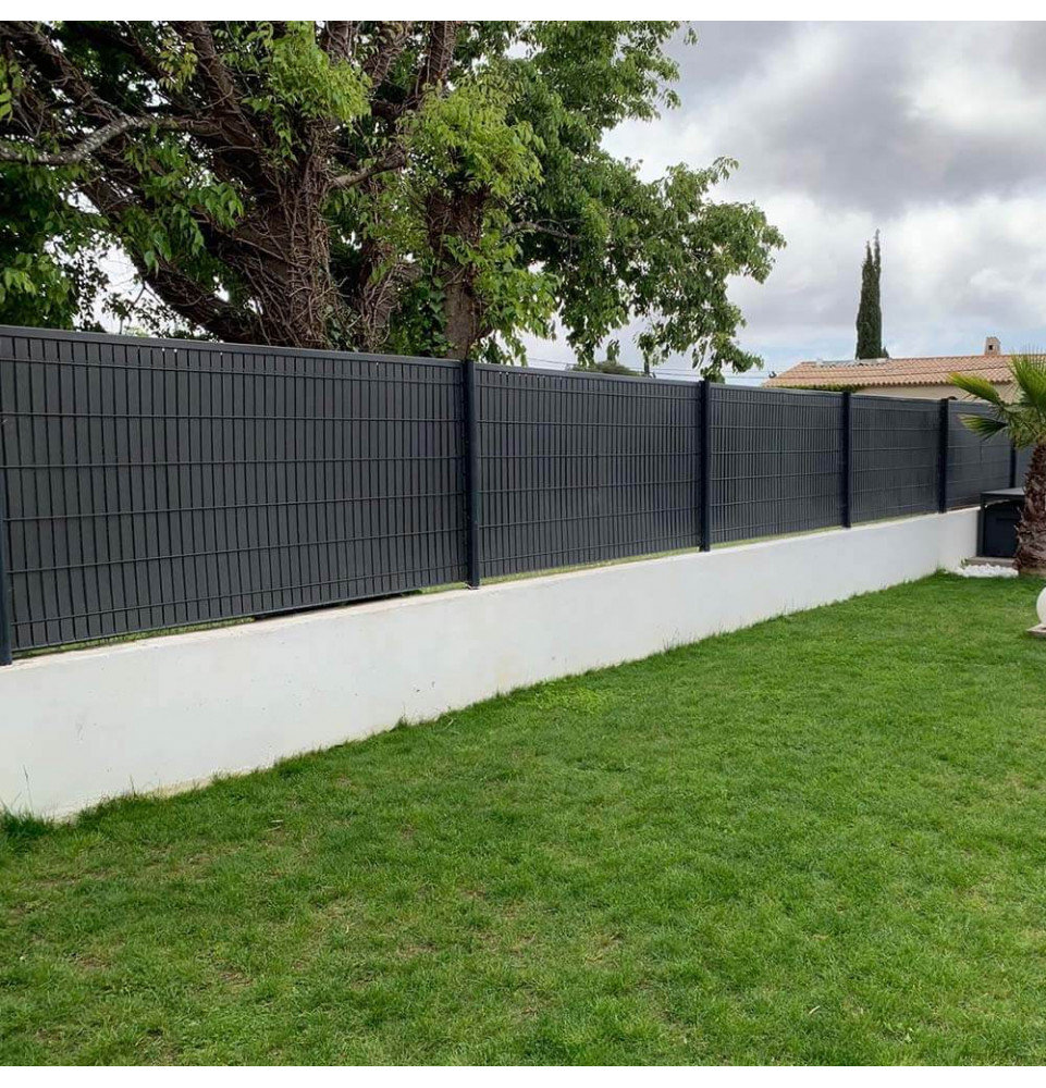 découvrez notre forum dédié aux clôtures pas chères : échangez des conseils, trouvez des offres et partagez vos expériences pour aménager votre espace extérieur sans vous ruiner.