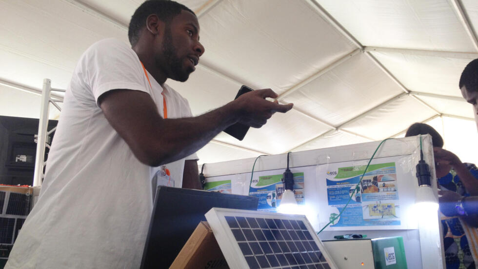 rejoignez notre forum dédié à l'énergie solaire pour échanger des idées, poser des questions et partager des expériences. découvrez les dernières innovations, les conseils d'experts et les solutions durables pour un avenir énergétique plus vert.