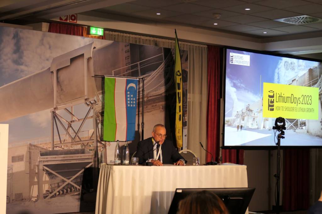 découvrez le forum lithium, un espace dédié aux passionnés de technologie et d'innovation. échangez sur les dernières avancées en matière de batteries lithium, partagez vos expériences et posez vos questions sur les applications, les défis et les solutions écologiques liées à cette ressource. rejoignez une communauté informée et partagée autour des enjeux du lithium !