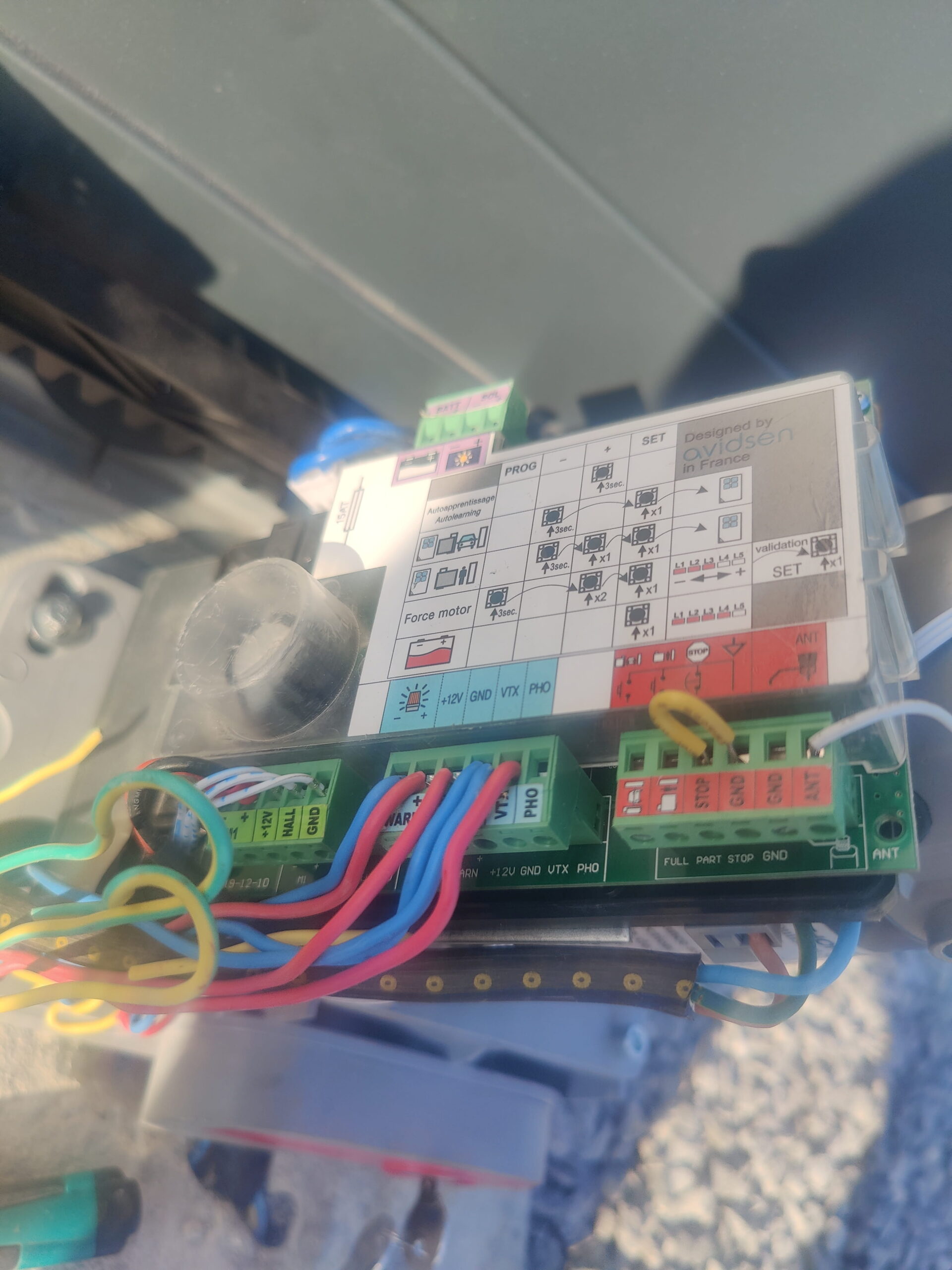découvrez le forum dédié à la motorisation de portails, un espace d'échange pour partager conseils, astuces et solutions concernant l'automatisation de vos accès. rejoignez une communauté passionnée et trouvez le système de motorisation idéal pour votre portail.