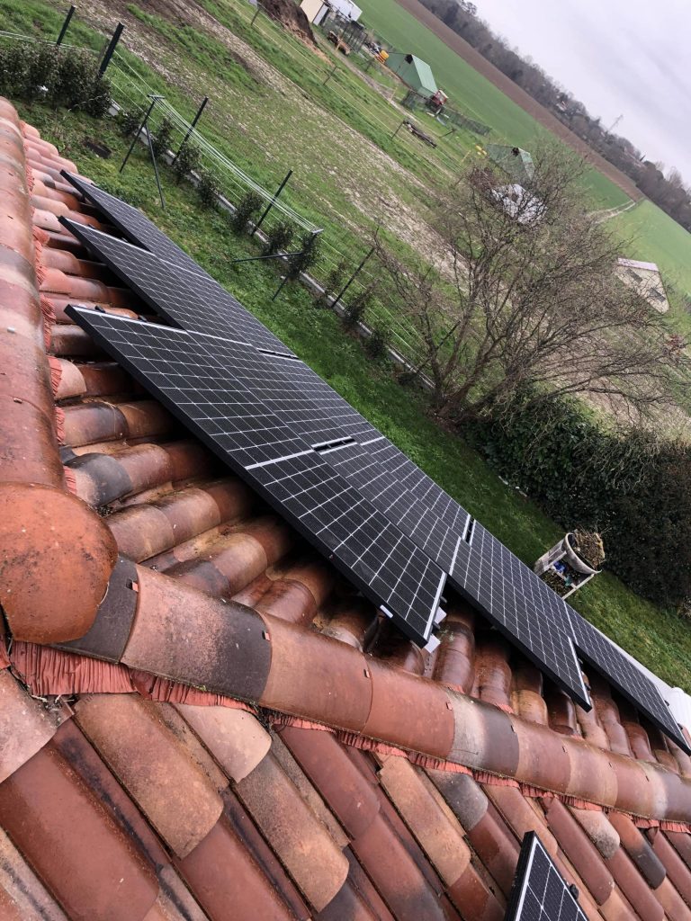 rejoignez notre forum dédié aux systèmes solaires ! discutez des dernières innovations, partagez vos expériences et trouvez des conseils pratiques sur l'installation et l'entretien des panneaux solaires. que vous soyez un novice ou un expert, notre communauté est là pour vous aider à optimiser l'utilisation de l'énergie solaire.