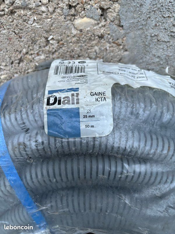 découvrez notre gaine de 50 mm chez castorama, idéale pour vos projets d'installation électrique. durable et facile à manier, elle assure une protection optimale des câbles tout en facilitant leur passage. visitez notre site pour en savoir plus et choisir la gaine adaptée à vos besoins.