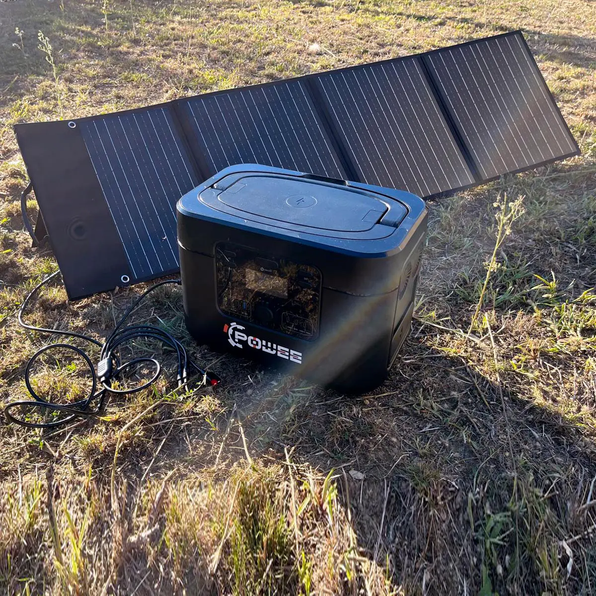 découvrez la glacière solaire, l'accessoire idéal pour vos sorties en pleine nature. profitez d'une solution écologique et efficace pour garder vos aliments et boissons au frais grâce à l'énergie solaire. pratique, légère et durable, elle vous accompagne lors de vos pique-niques, camping et voyages.