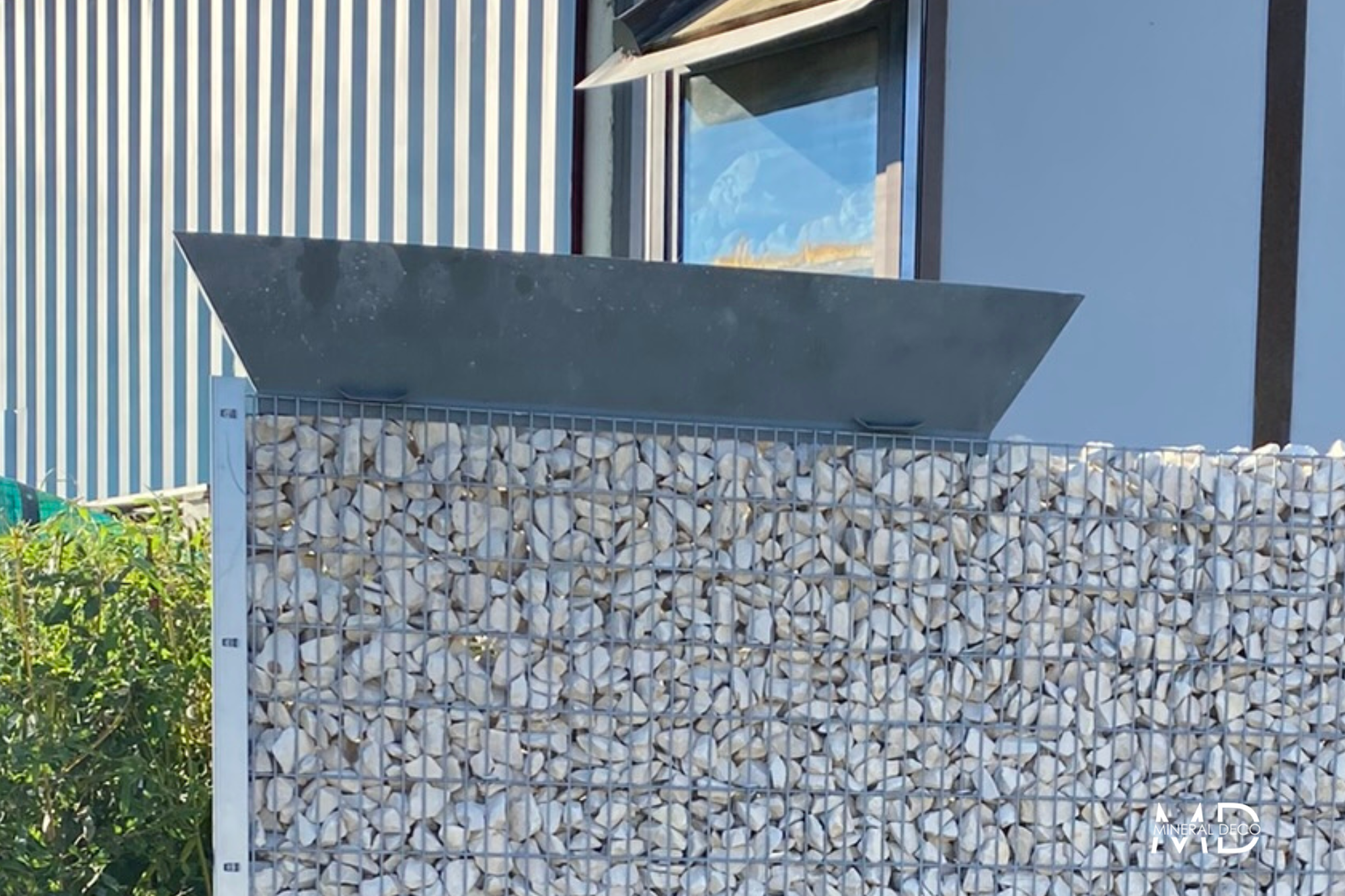 découvrez notre large choix de goulottes façade, idéales pour une installation esthétique et efficace de vos câbles extérieurs. protégez vos fils tout en embellissant votre maison grâce à nos solutions modernes et durables.