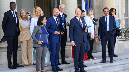 découvrez le fonctionnement, les missions et l'impact du gouvernement sur la vie quotidienne des citoyens. informez-vous sur les décisions politiques, la législation et les acteurs clés qui façonnent notre société.