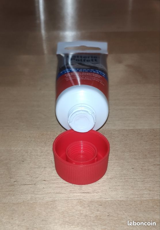 découvrez tout sur la graisse batterie : ses types, ses avantages et conseils d'utilisation pour prolonger la vie de vos batteries et optimiser leurs performances.