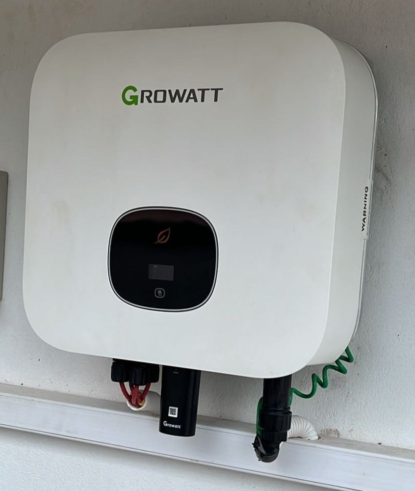 découvrez le growatt 5000, un onduleur solaire performant et fiable, idéal pour optimiser la production d'énergie de votre système photovoltaïque. profitez d'une technologie avancée, d'une installation simple et d'une durabilité exceptionnelle pour maximiser vos économies d'énergie.