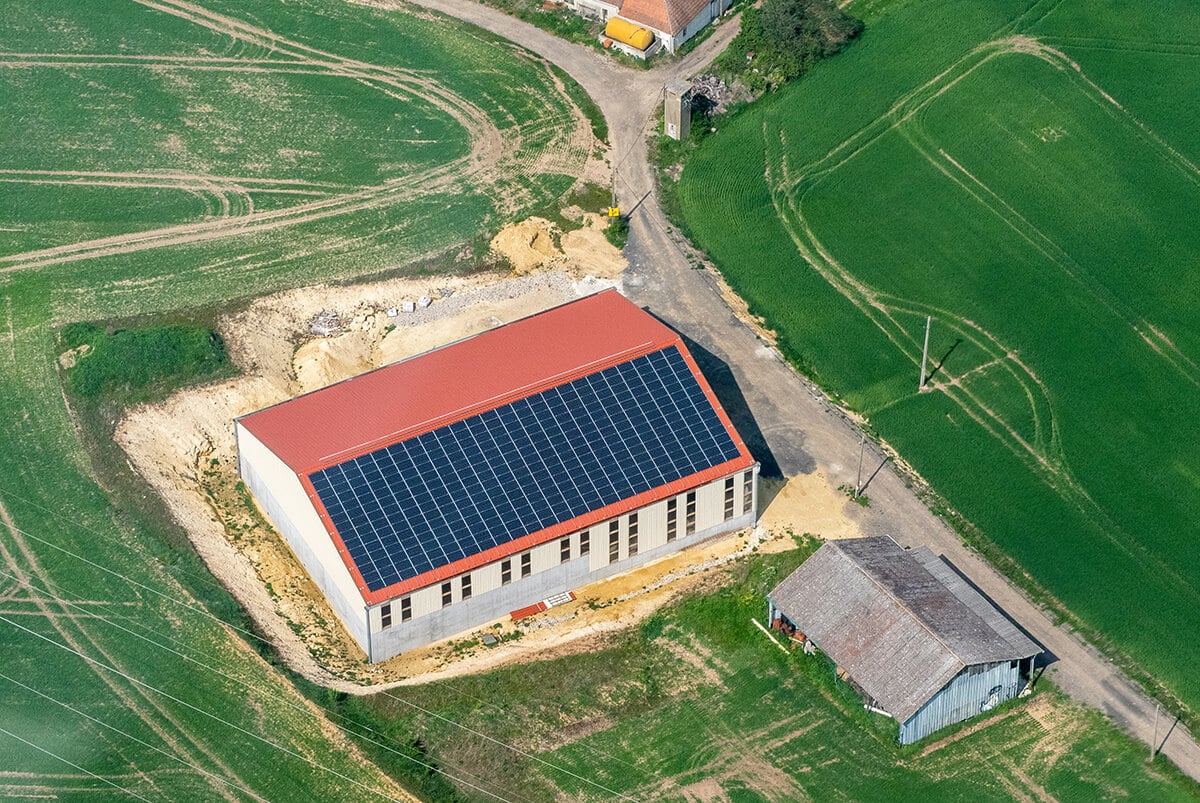 découvrez les avantages des hangars photovoltaïques, une solution innovante pour produire de l'énergie solaire tout en maximisant l'espace de stockage. idéal pour les entreprises soucieuses de l'environnement et souhaitant réduire leur empreinte carbone.