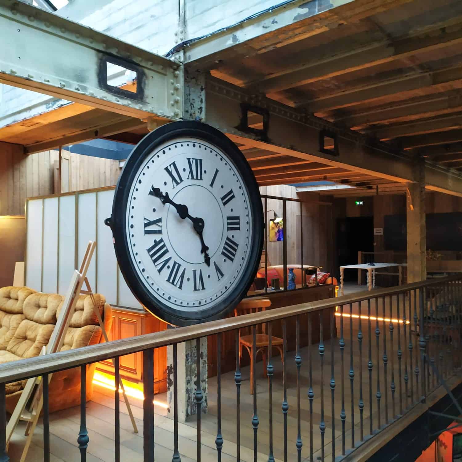 découvrez notre large sélection d'horloges, alliant précision et design. que ce soit pour votre maison ou votre bureau, trouvez l'horloge parfaite qui embellira votre espace tout en vous aidant à gérer votre temps efficacement.