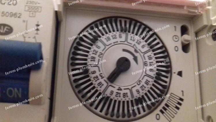 découvrez l'horloge cumulus, un accessoire élégant qui allie design moderne et fonctionnalité. parfaite pour embellir votre intérieur tout en vous offrant une lisibilité optimale, cette horloge sera le point focal de votre décoration.