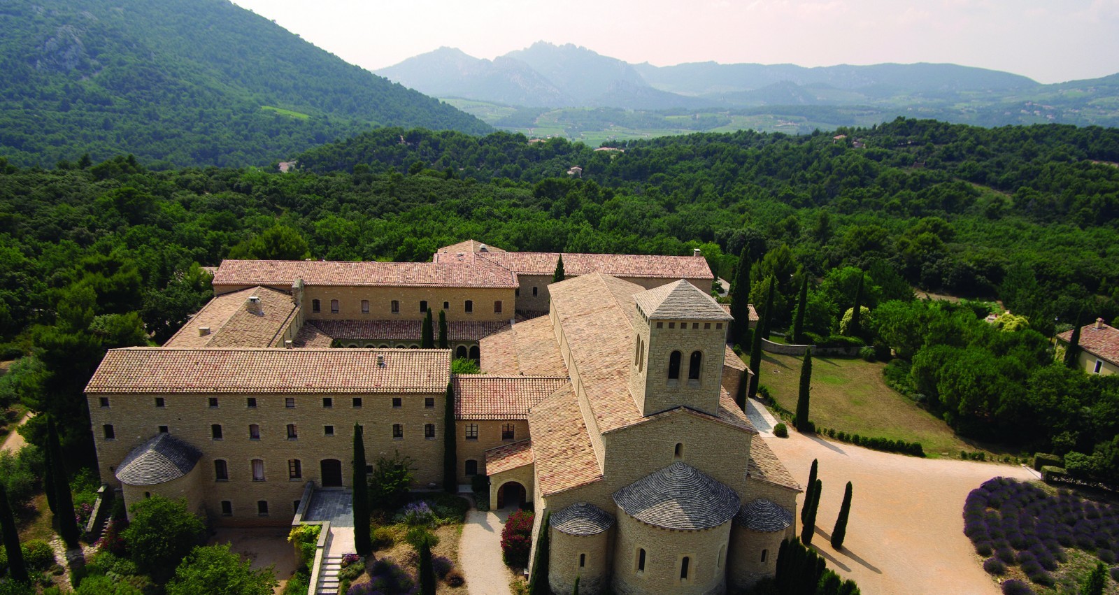 découvrez imerys pv, leader dans la fourniture de solutions minérales pour le secteur photovoltaïque. explorez nos innovations et produits de haute performance, conçus pour optimiser la génération d'énergie solaire et contribuer à un avenir durable.