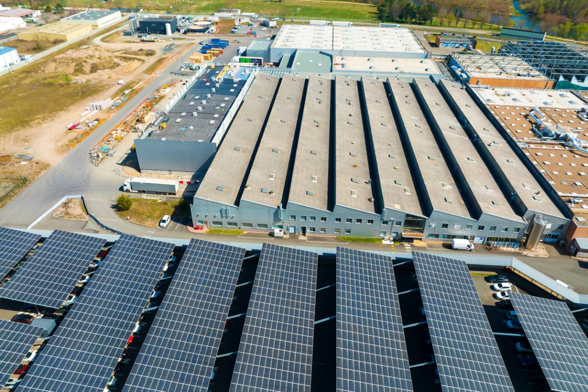 découvrez l'impact photovoltaïque sur l'environnement et l'économie. explorez comment les panneaux solaires contribuent à la transition énergétique, réduisent les émissions de co2 et offrent des solutions durables pour un avenir plus vert.