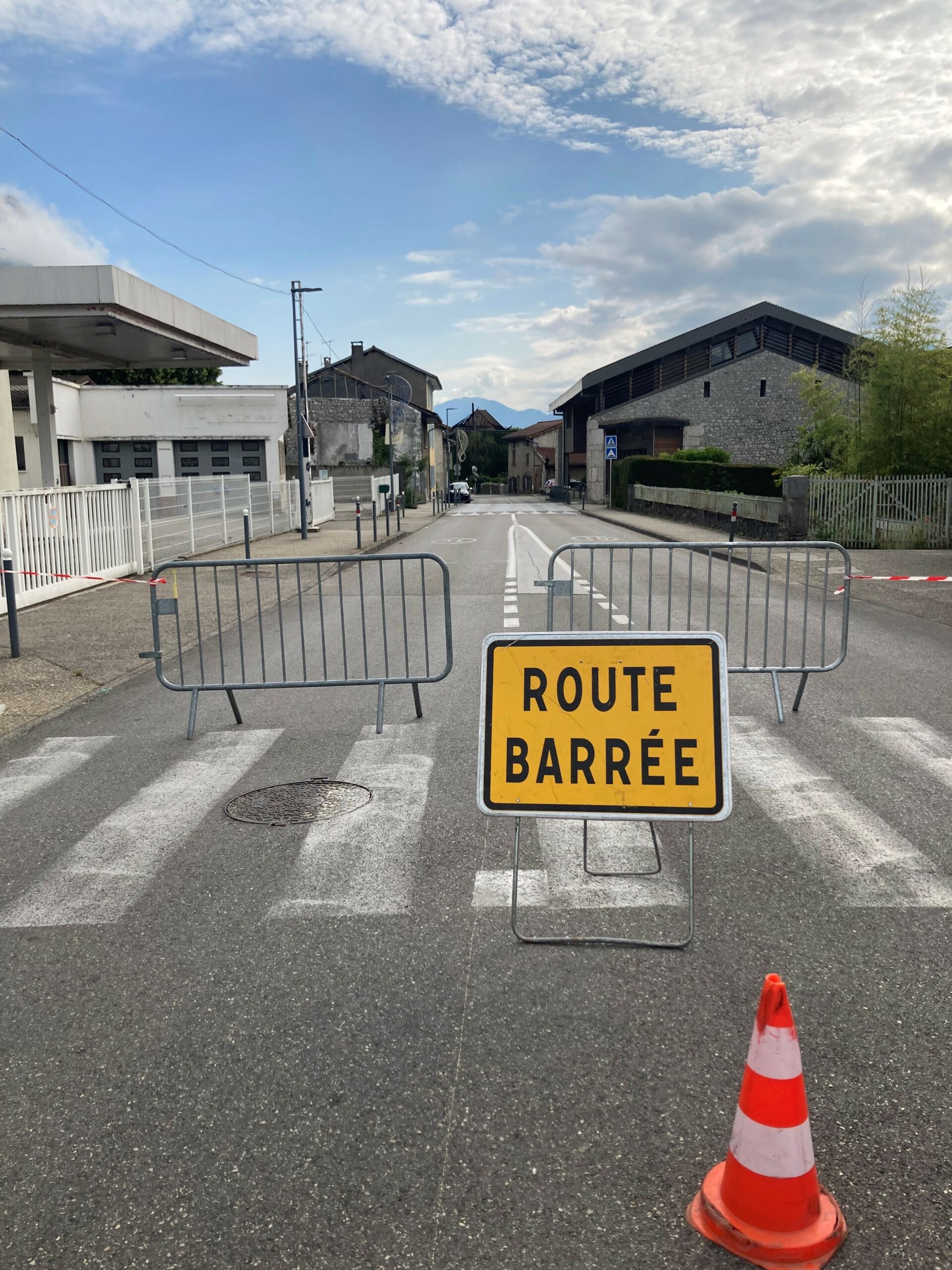 découvrez les dernières actualités sur l'incendie à crolles, ses conséquences et les efforts des secours. restez informé sur la situation et les mesures de sécurité mises en place pour protéger la population locale.