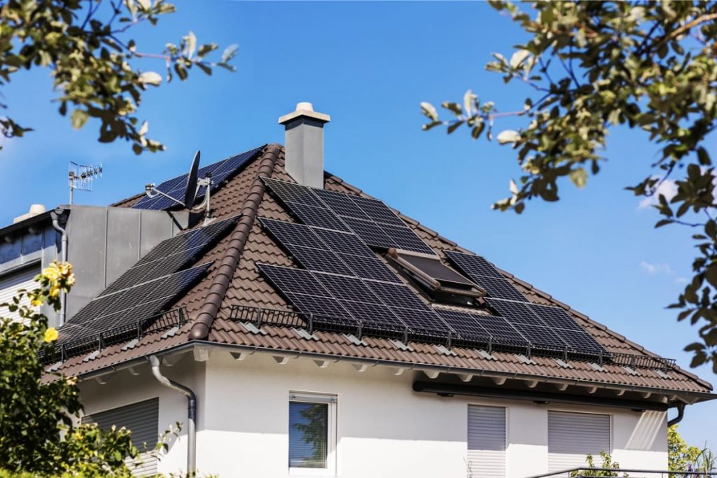 découvrez les principaux inconvénients des panneaux photovoltaïques. bien qu'ils offrent de nombreux avantages, il est essentiel de connaître les limites telles que le coût d'installation, l'intermittence de la production d'énergie, et les questions de recyclage. informez-vous pour faire un choix éclairé sur l'énergie solaire.