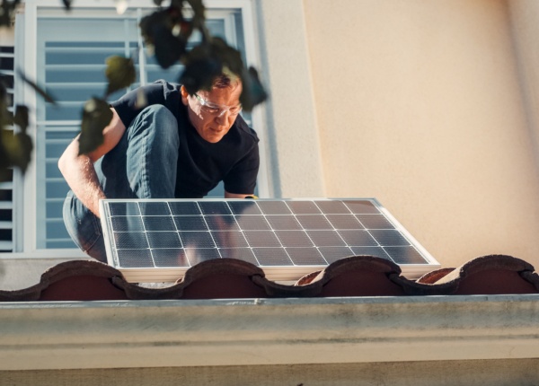 découvrez les avantages de l'indépendance solaire : comment produire votre propre énergie, réduire vos factures d'électricité et contribuer à un avenir durable grâce à des solutions énergétiques vertes.