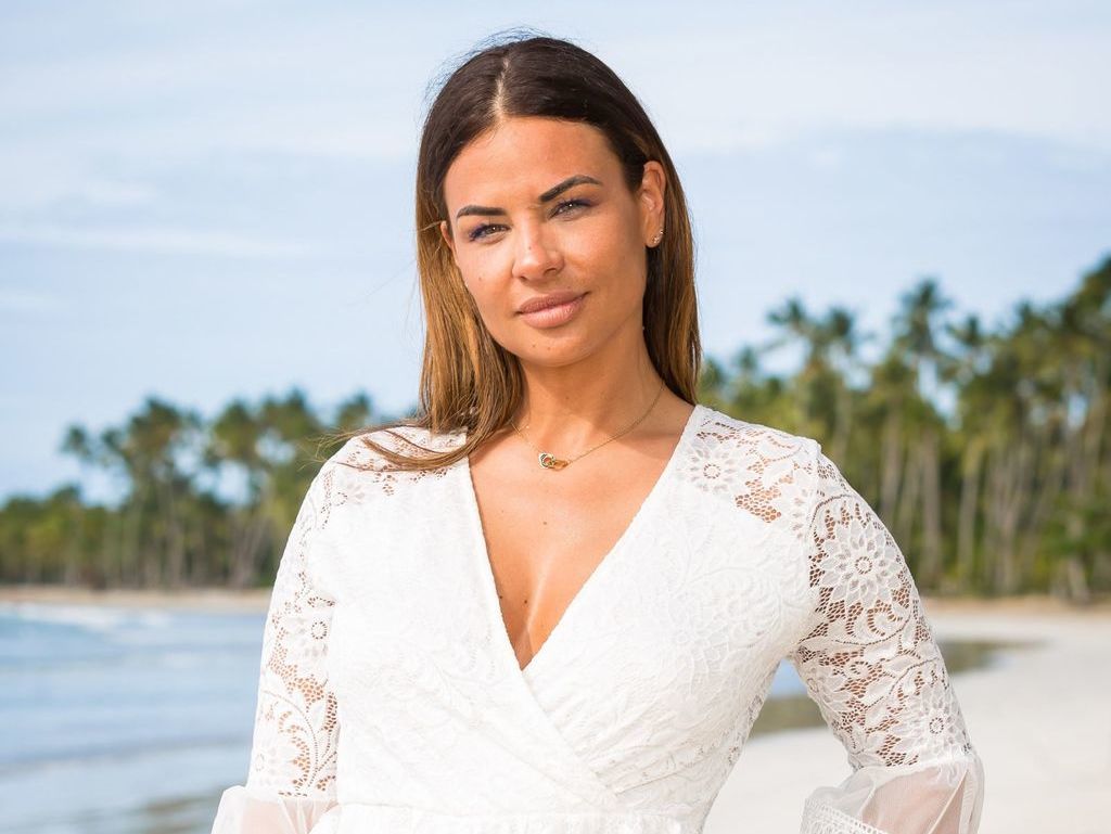 découvrez 'ines', une œuvre captivante qui explore les thèmes de la passion, des relations humaines et de la quête d'identité. plongez dans l'univers riche et émouvant d'ines, un récit qui touchera votre cœur et éveillera votre esprit.