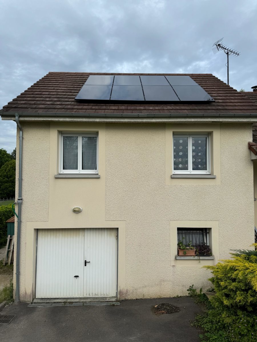 découvrez notre service d'installateur photovoltaïque à vesoul, spécialisé dans la mise en place de systèmes solaires performants pour optimiser votre consommation d'énergie. profitez d'une expertise locale, de conseils personnalisés et d'un accompagnement dans toutes les étapes de votre projet. transformez votre toit en source d'énergie renouvelable dès aujourd'hui !