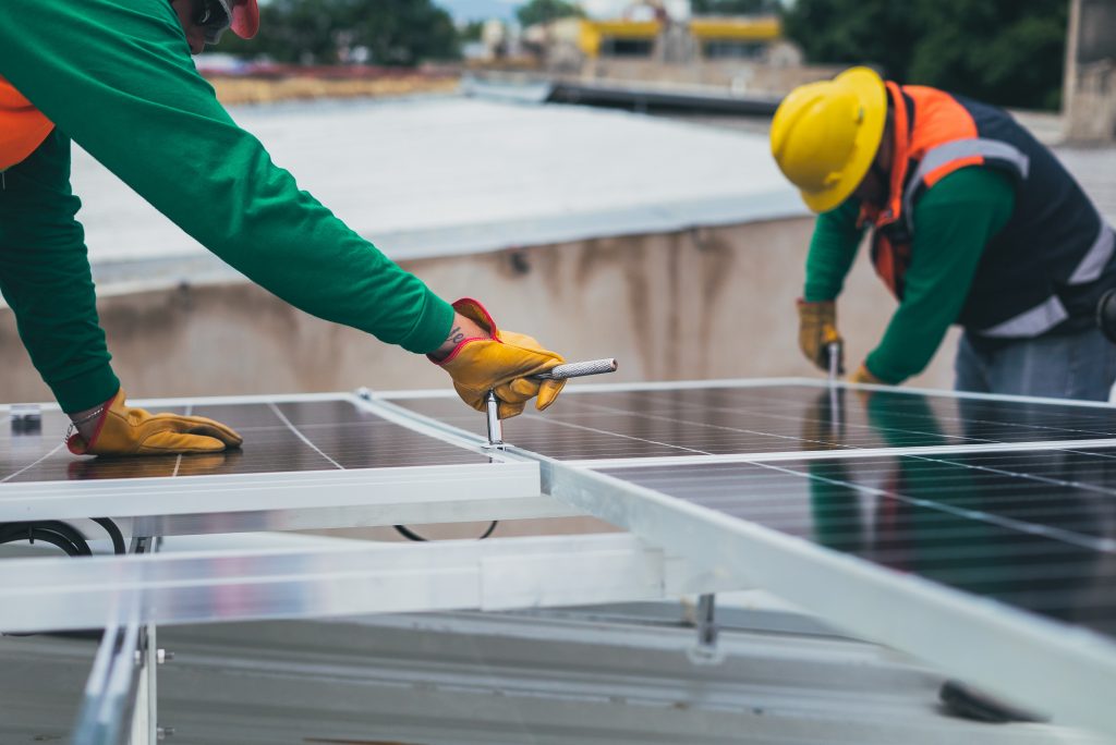 découvrez nos services d'installation de panneaux photovoltaïques à vesoul. profitez d'une énergie renouvelable et d'économies sur vos factures d'électricité tout en respectant l'environnement. contactez-nous dès aujourd'hui pour un devis personnalisé !
