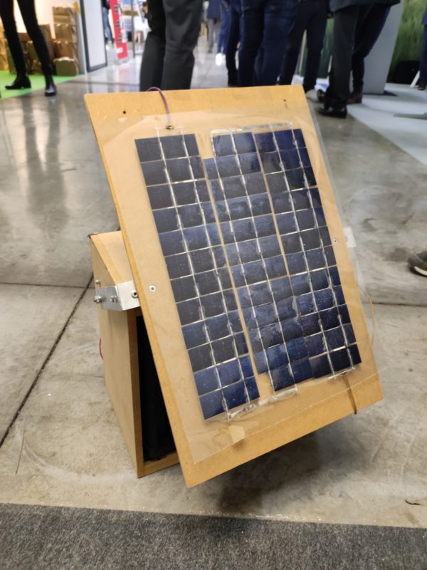 découvrez notre guide complet pour l'installation photovoltaïque diy. apprenez à concevoir et à installer votre propre système solaire, réduisez vos factures d'électricité et contribuez à la protection de l'environnement grâce à une énergie renouvelable accessible à tous.