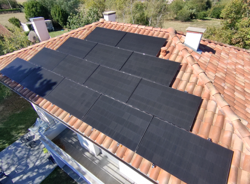 découvrez comment installer des panneaux solaires chez vous pour réduire vos factures d'énergie et contribuer à la préservation de l'environnement. suivez nos conseils pratiques et trouvez les meilleures solutions adaptées à vos besoins.