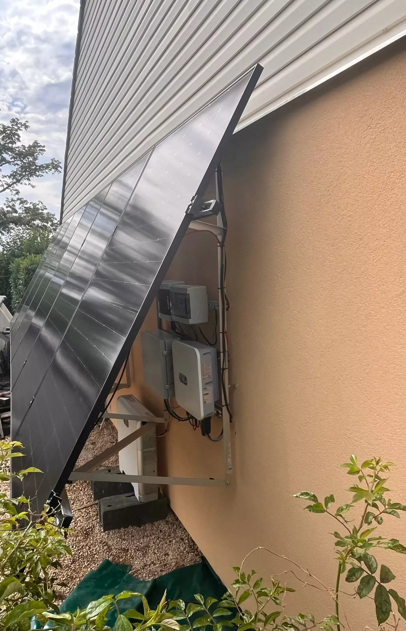 découvrez notre sélection de kits solaires avec batterie, idéaux pour stocker l'énergie solaire et alimenter vos appareils. profitez d'une solution écologique et économique pour réduire votre facture d'électricité et devenir autonome en énergie.