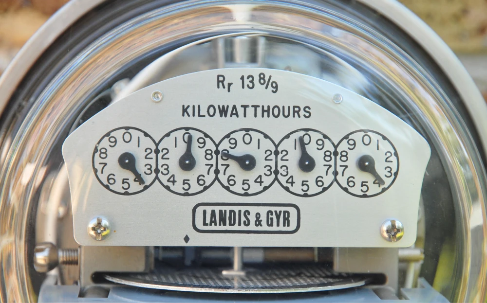 découvrez tout sur le kilowattheure (kwh), une unité de mesure essentielle pour comprendre votre consommation d'énergie. informez-vous sur son importance dans vos factures d'électricité et apprenez à optimiser votre utilisation d'énergie pour des économies durables.