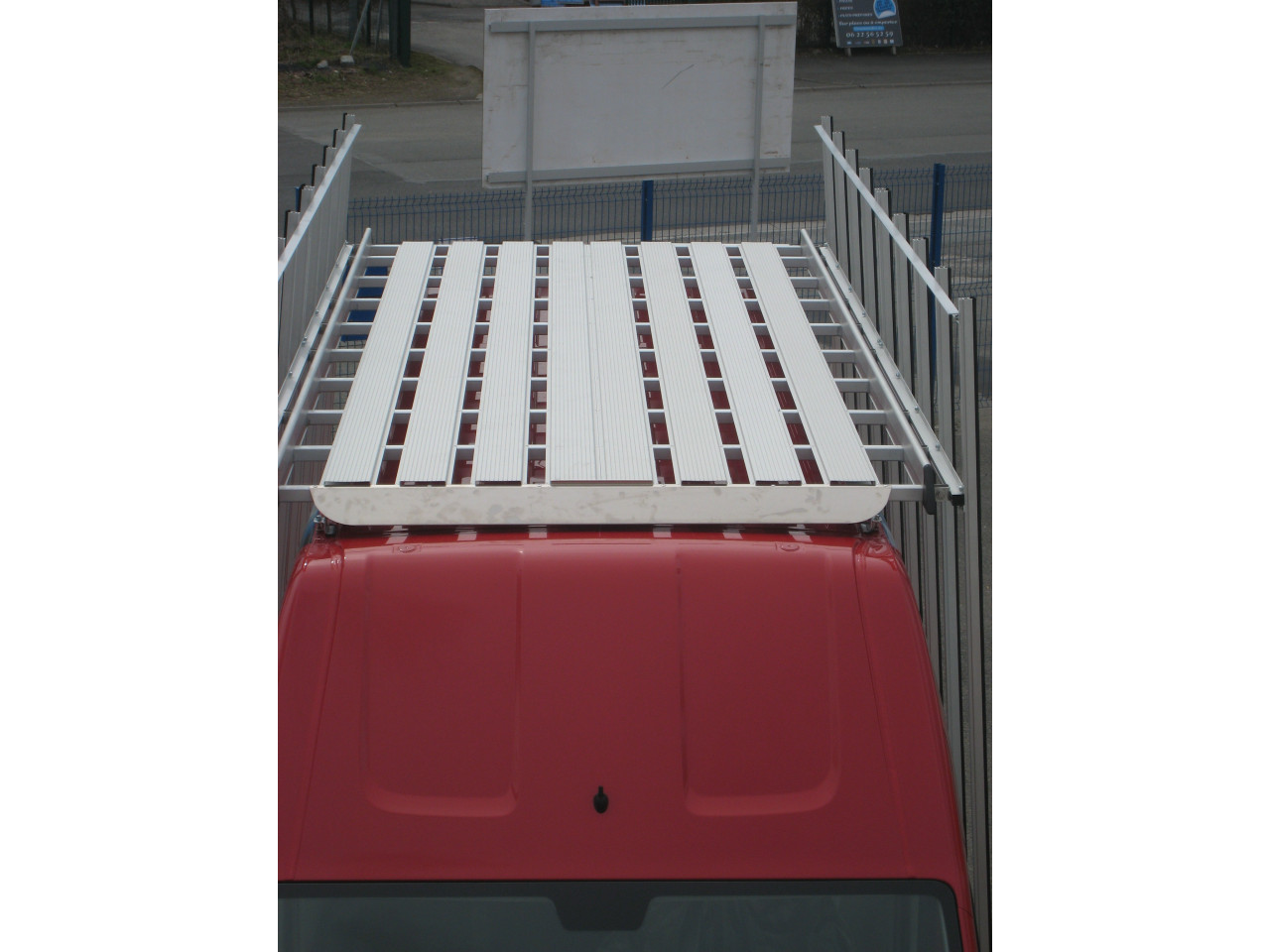 découvrez tout ce qu'il faut savoir sur le lattage, une technique clé en menuiserie et en construction pour assurer la solidité et la durabilité des structures. apprenez comment le lattage peut transformer vos projets en alliant fonctionnalité et esthétique.