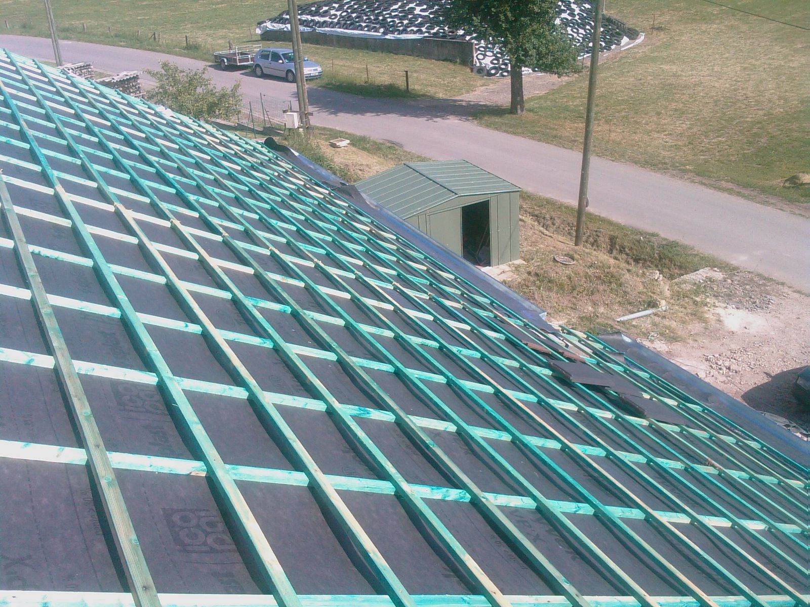 découvrez le lattage, une technique essentielle en menuiserie qui consiste à assembler des lattes pour créer des structures solides et esthétiques. apprenez tout sur ses applications, ses avantages et comment l'intégrer dans vos projets de bricolage.