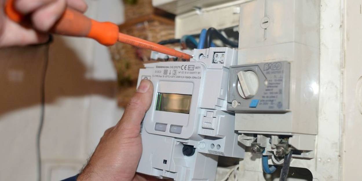découvrez les fonctionnalités et les avantages des compteurs linky c1 et c2. optimisez votre consommation d'énergie grâce à une technologie intelligente et connectée qui vous offre un suivi en temps réel de votre électricité. informez-vous sur les différences entre les modèles et comment ils peuvent vous aider à mieux gérer votre budget énergétique.