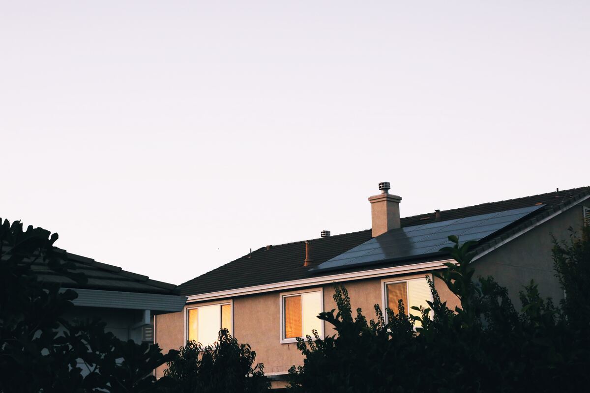 découvrez comment linky, le compteur électrique intelligent, s'intègre aux solutions photovoltaïques pour optimiser votre consommation d'énergie. explorez les avantages de l'autoconsommation solaire et la gestion efficace de votre électricité avec linky.
