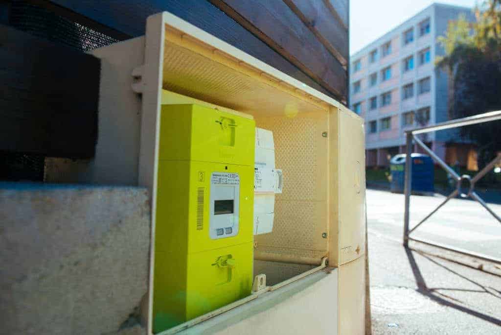 découvrez le linky triphasé, un compteur intelligent qui optimise la consommation d'énergie dans les foyers équipés de cette technologie. informez-vous sur ses avantages, son installation, et comment il vous aide à mieux gérer votre électricité au quotidien.