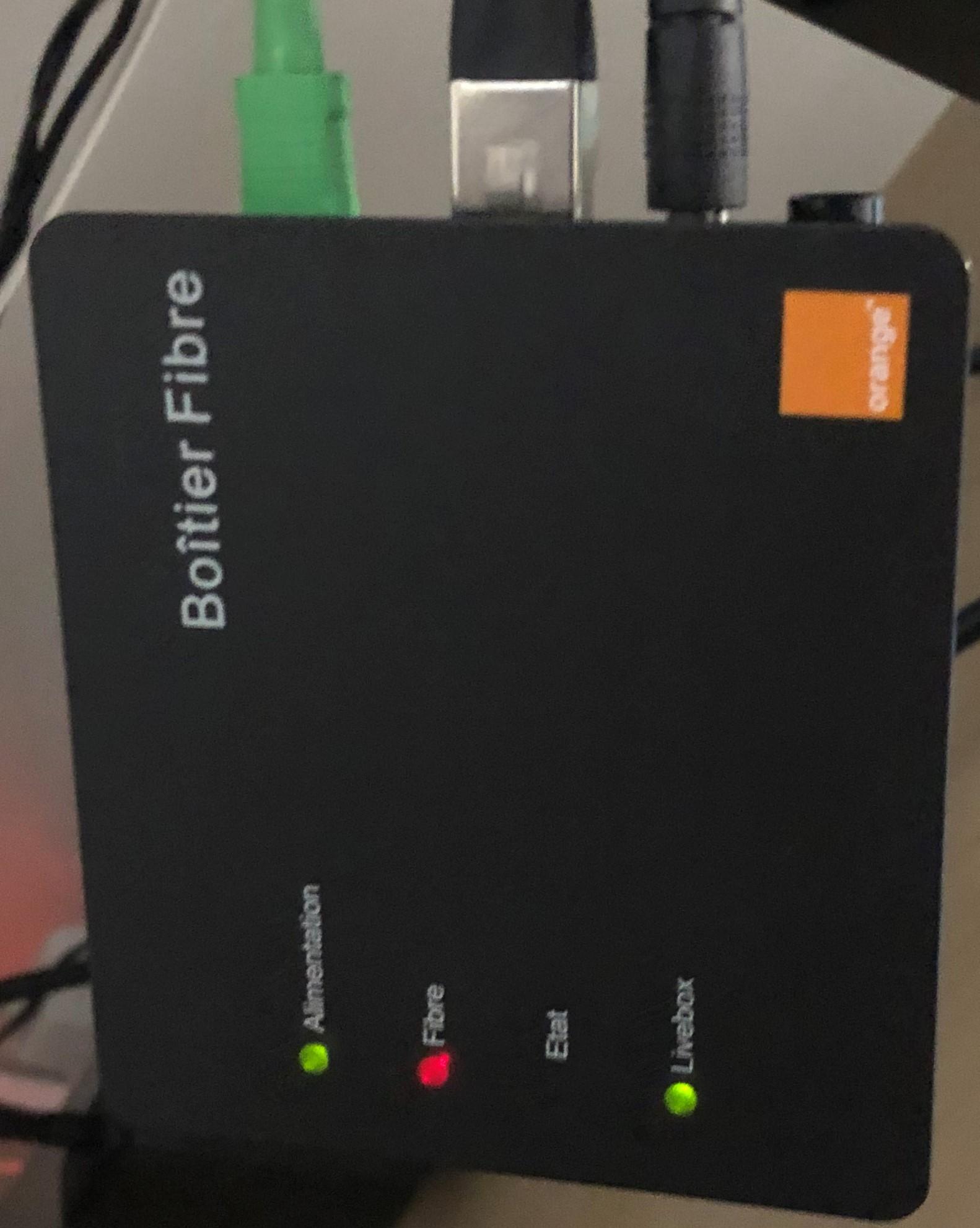 découvrez la livebox rouge, un concentré de technologie qui améliore votre expérience internet avec une connexion rapide et stable. idéale pour le télétravail, le streaming et les jeux en ligne, elle offre de nombreuses fonctionnalités adaptées à vos besoins numériques.