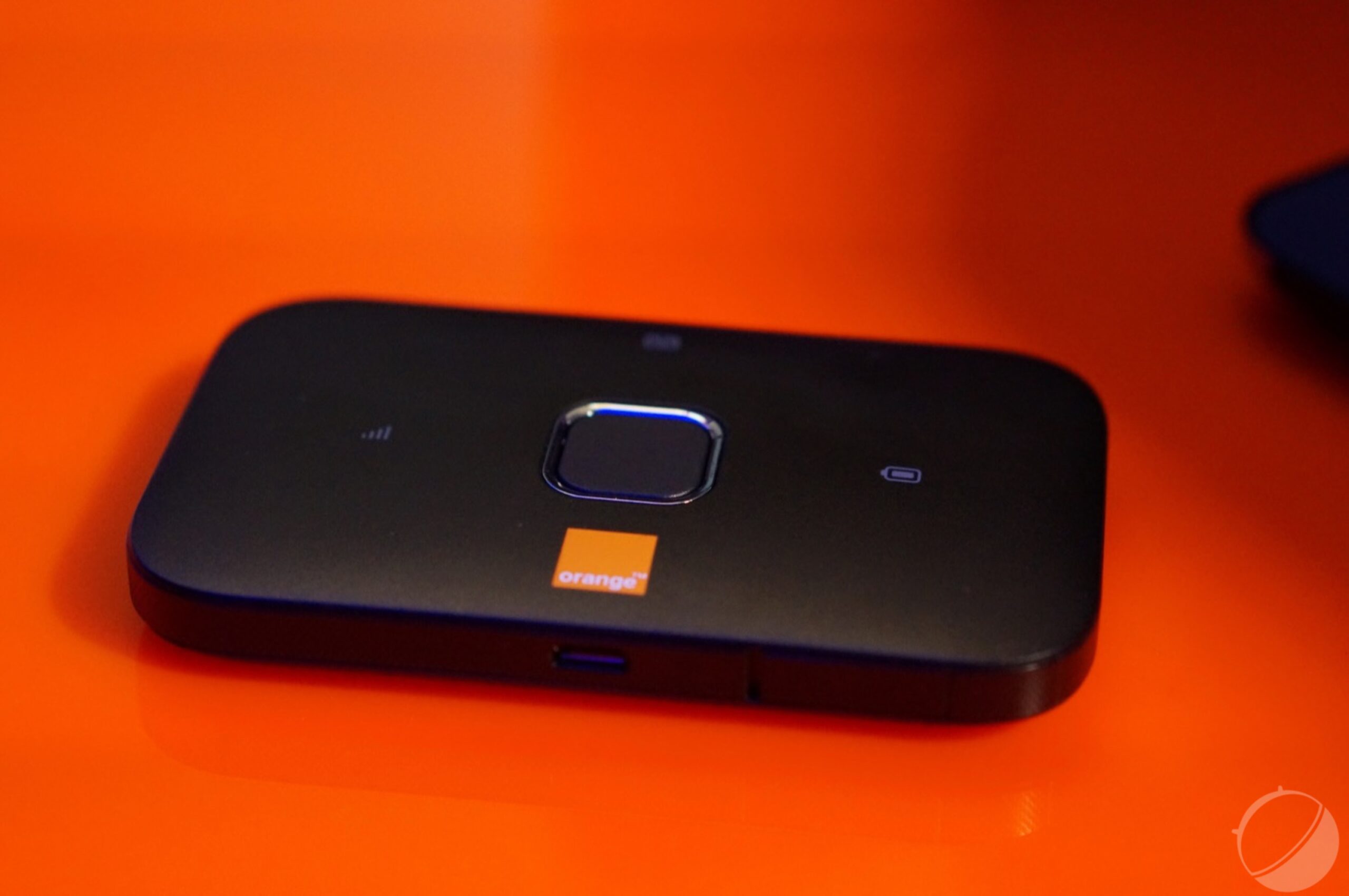 découvrez la livebox rouge, votre solution idéale pour un internet haut débit performant et une connectivité améliorée. profitez d'une installation simple et d'une interface intuitive qui vous permettent de rester connecté à tout moment. parfait pour les foyers connectés et les passionnés de technologie.