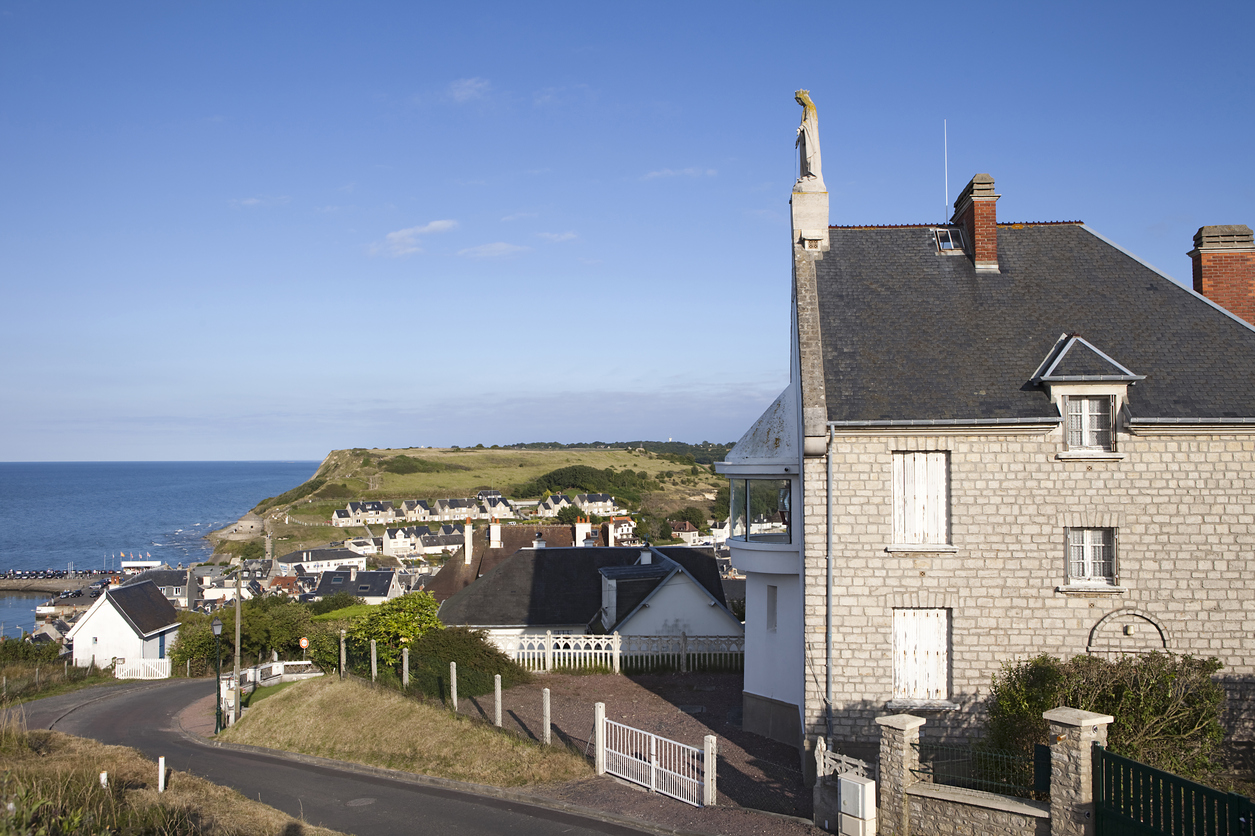 découvrez la maison calvados, un havre de paix où tradition et authenticité se rencontrent. profitez d'une expérience unique en pleine nature, tout en savourant des produits artisanaux d'exception. réservez votre séjour et plongez au cœur du terroir normand.