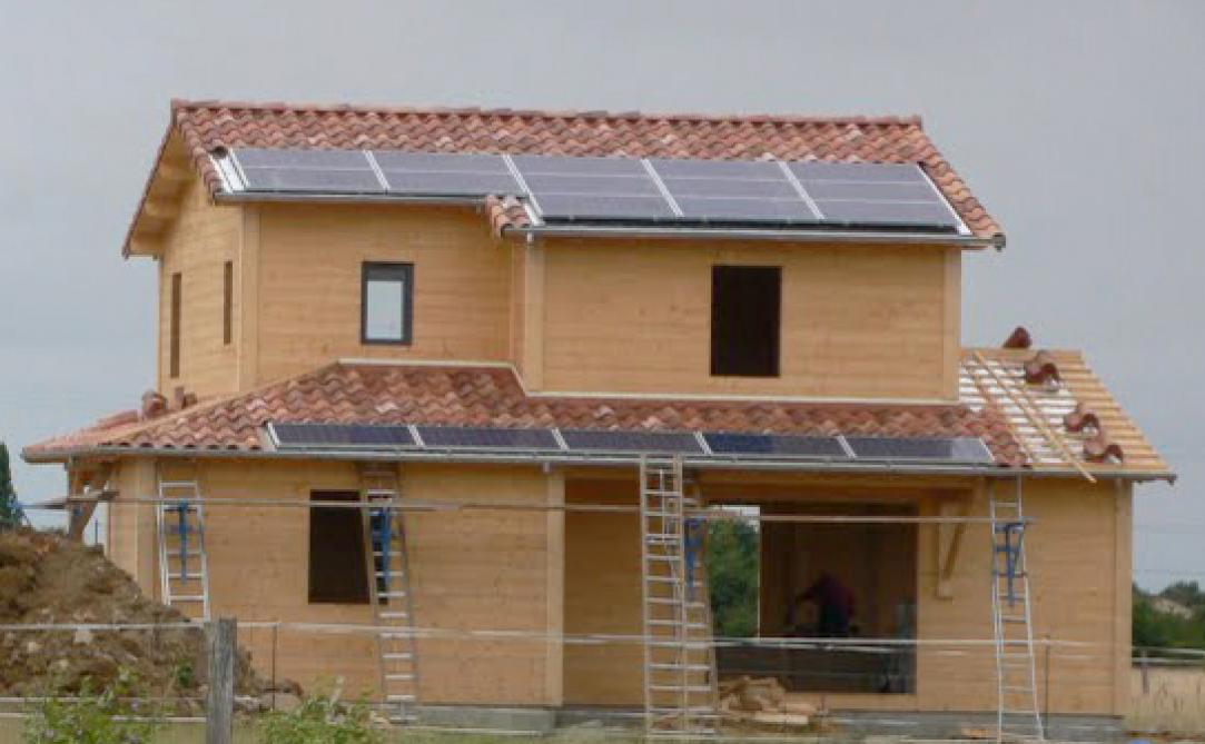 découvrez comment construire et aménager une maison écolo, alliant confort et respect de l'environnement. explorez des conseils pratiques et des astuces pour un habitat durable et responsable.