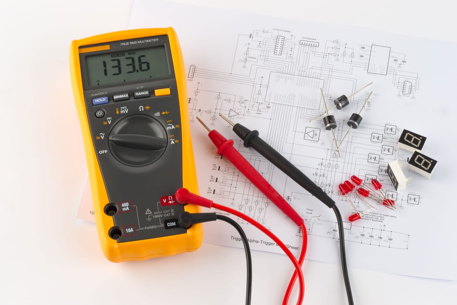 découvrez comment mesurer l'ampérage de manière précise et efficace. nos conseils et astuces vous guideront pas à pas pour réaliser vos mesures électriques et assurer la sécurité de vos installations.