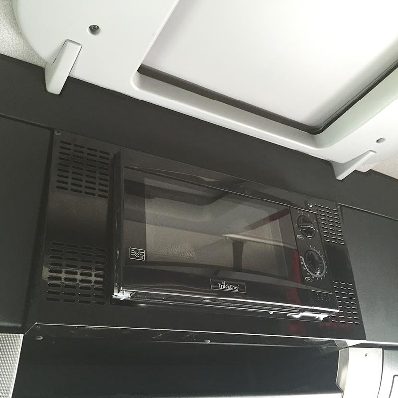 découvrez notre sélection de micro-ondes poids lourds, parfaits pour les cuisines professionnelles et les établissements de restauration. profitez de performances exceptionnelles et d'une grande capacité pour réchauffer et cuire vos plats rapidement.