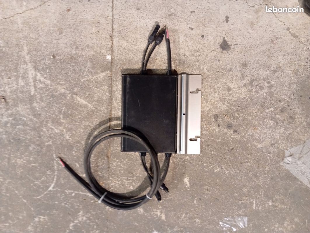 découvrez le micro-onduleur 700, une solution innovante pour optimiser vos installations solaires. offrant une gestion intelligente de l'énergie et une performance accrue, ce dispositif garantit une production maximale d'électricité tout en étant facile à installer et à entretenir. idéal pour les particuliers et les professionnels soucieux de maximiser leur rendement énergétique.