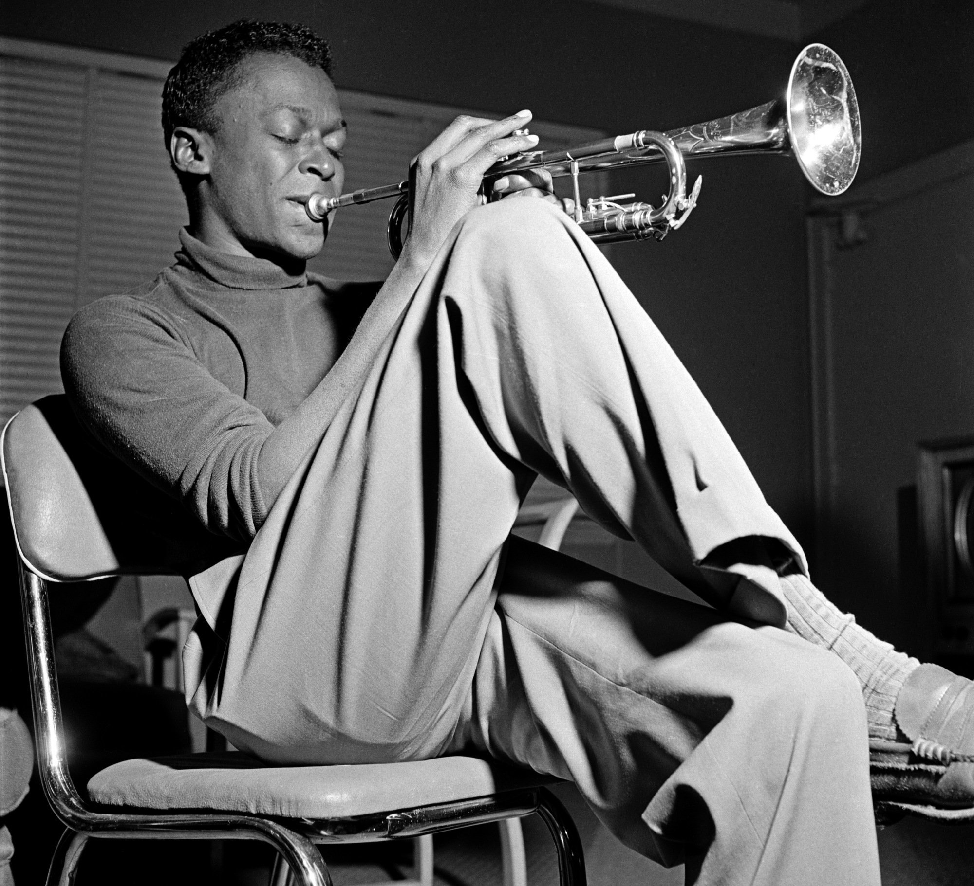 découvrez tout l'univers de 'miles' : un terme qui évoque tant les unités de distance que les voyages, les crédits de fidélité et les aventures à vivre. explorez les différents contextes et applications du mot 'miles', que ce soit en aviation, en automobile, ou dans le cadre de programmes de récompenses.