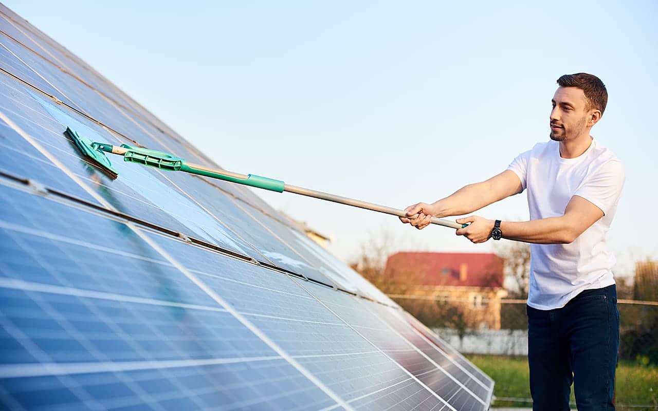 découvrez nos services de nettoyage professionnel pour panneaux photovoltaïques. assurez un fonctionnement optimal de votre installation en éliminant salissures et impuretés. améliorez votre rendement énergétique et prolongez la durée de vie de vos équipements grâce à notre expertise.