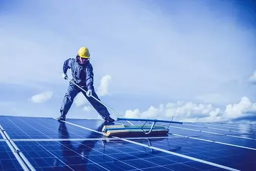 découvrez notre nettoyant solaire, spécialement formulé pour enlever les impuretés et redonner éclat aux panneaux solaires. optimal pour maximiser votre production d'énergie, il est écologique et facile à utiliser. protégez votre investissement tout en préservant l'environnement !