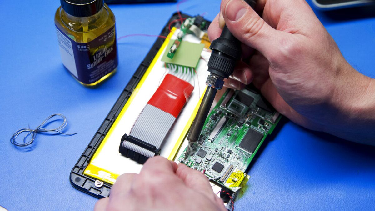 découvrez tout sur les normes des batteries : leurs caractéristiques, standards de sécurité et performances, afin de choisir la meilleure option pour vos appareils. informez-vous sur les évolutions technologiques et les impacts environnementaux liés à l'utilisation des batteries.